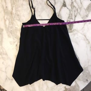 Black Flowy Tank - M